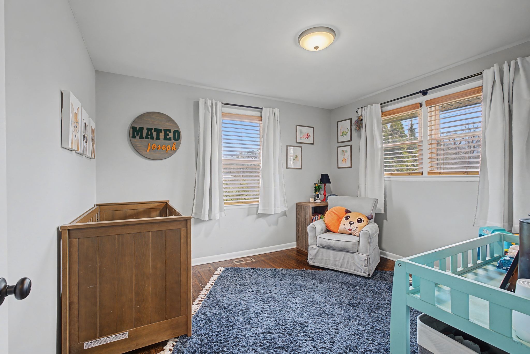 820 Allen Road Nashville, TN 37214 - Photo 18 of 28 a living room with furniture and a window