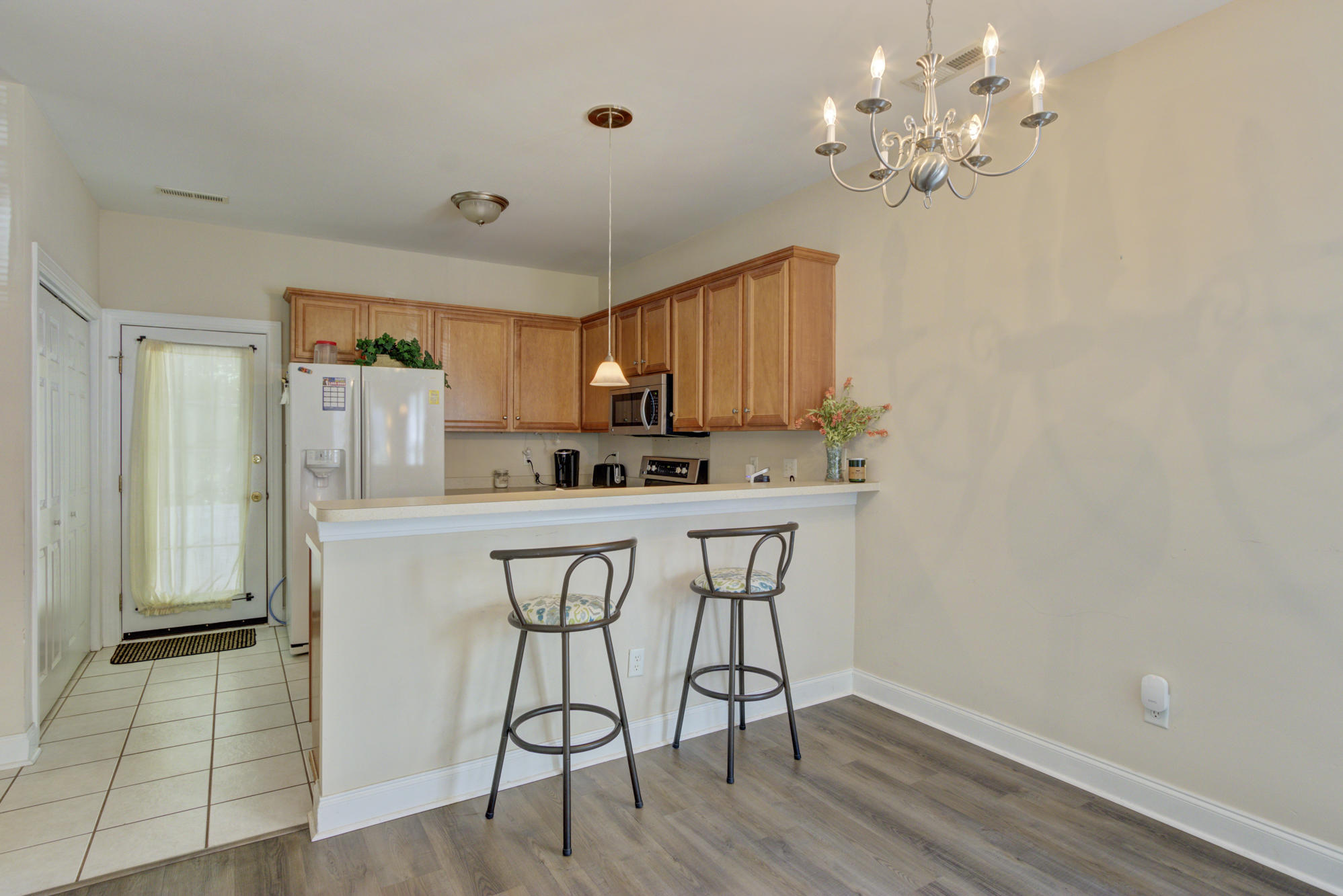 112 Walden Ridge Way Summerville, SC 29485 - Photo 7 of 20 kitchen with bar