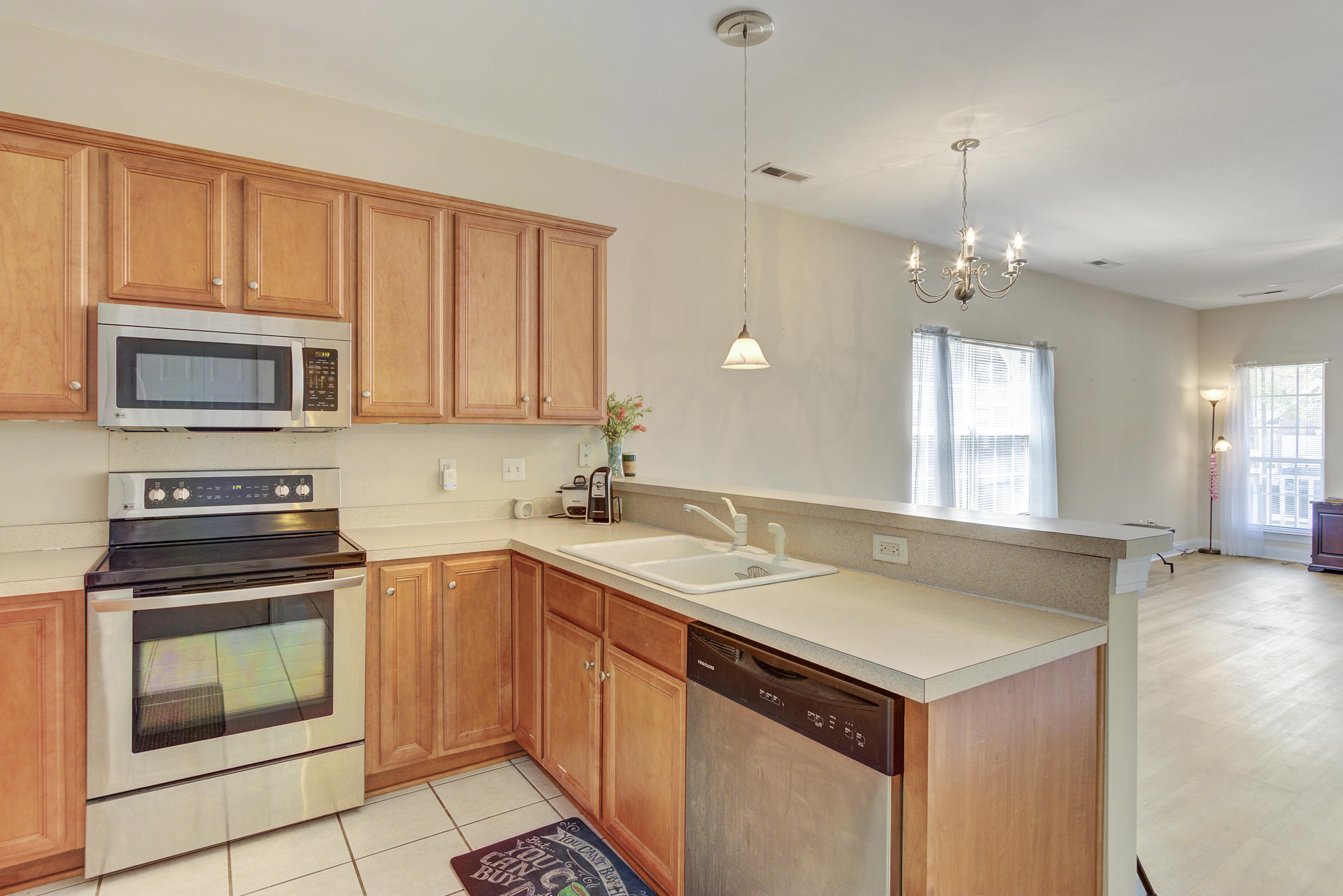 112 Walden Ridge Way Summerville, SC 29485 - Photo 10 of 20 kitchen