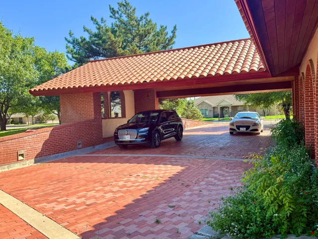 $475,000 | 804 Walter Wilmeth Drive, Spearman, TX 79081