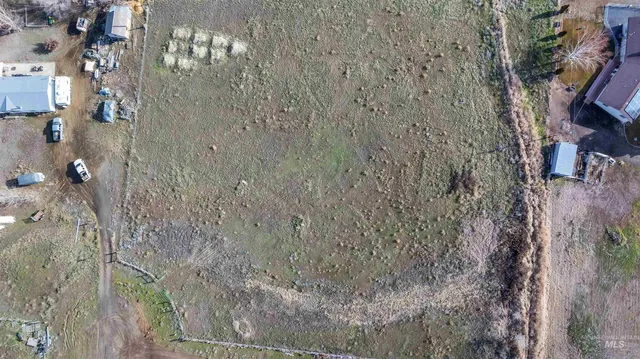 $110,000 | 1221 East 4356 Street, Buhl, ID 83316