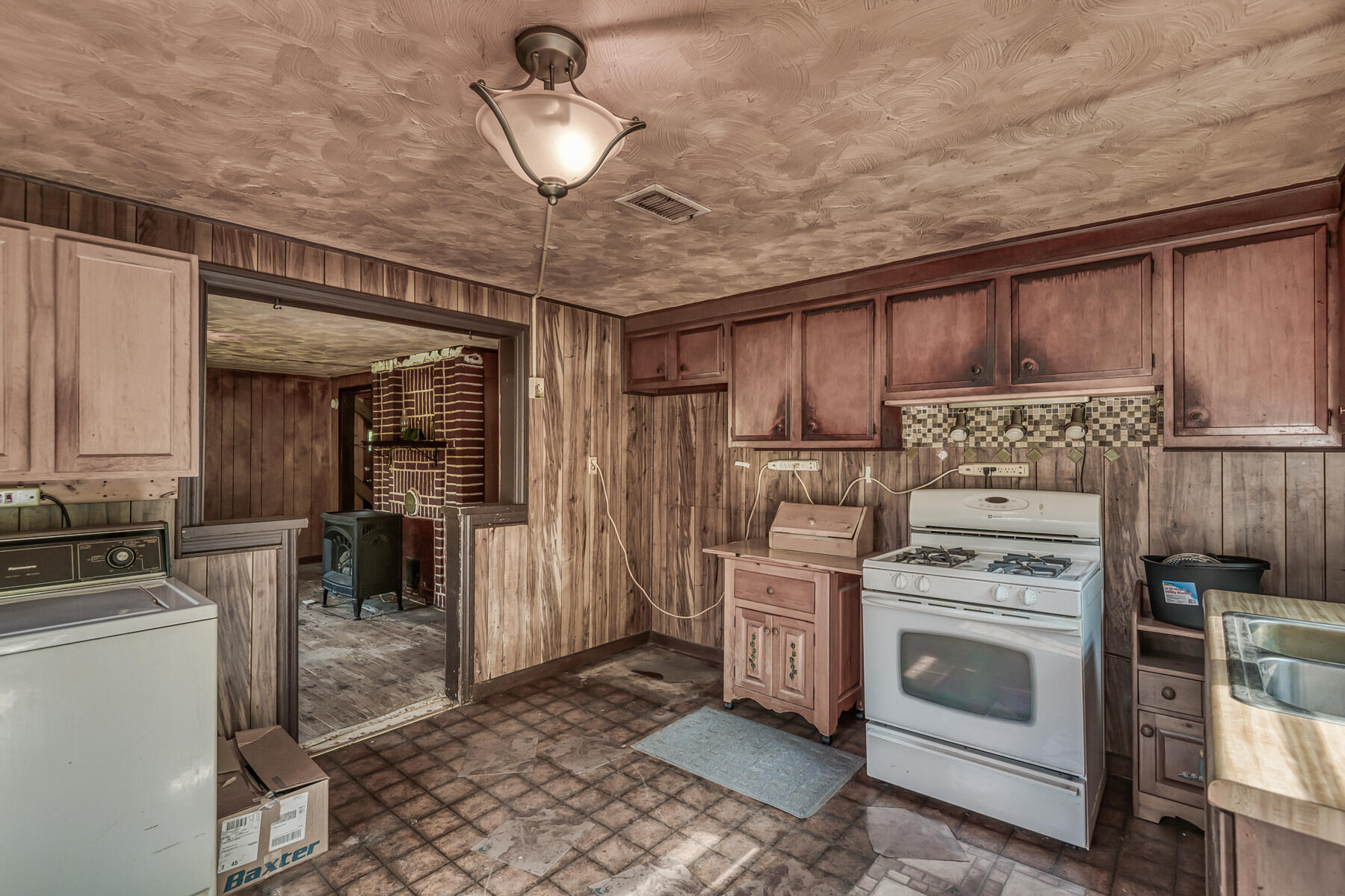 108 Worley Tilson Road Erwin, TN 37650 - Photo 3 of 30 108 Worley Tilson Rd 2