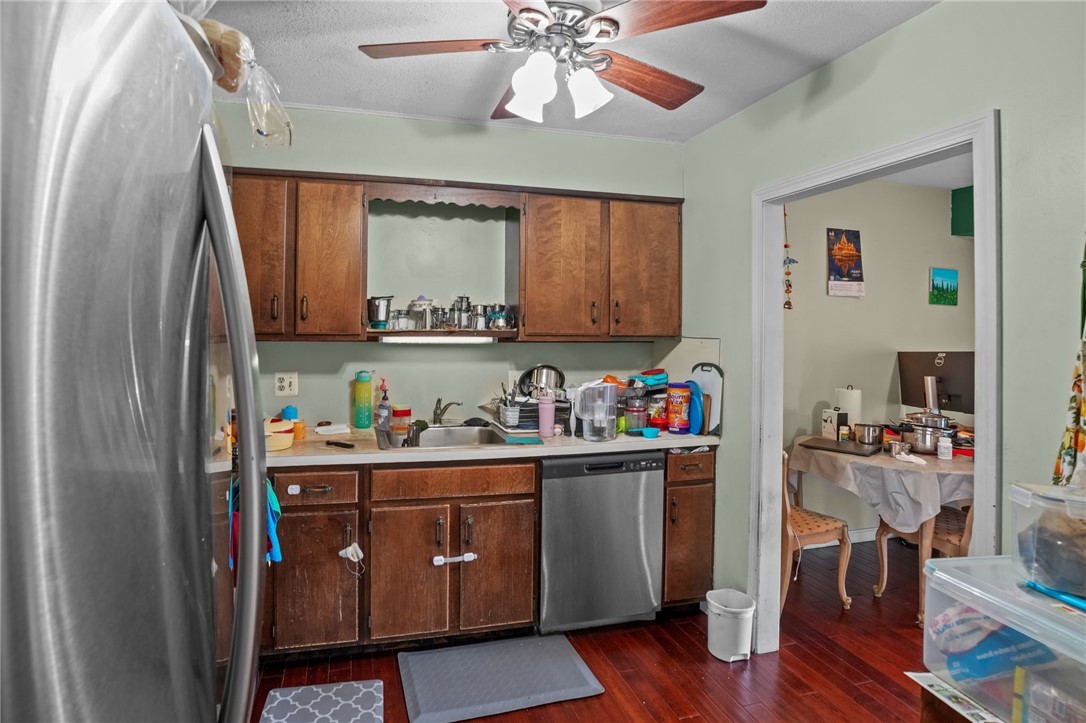 196 Old River Road, Unit 166 Lincoln, RI 02865 - Photo 9 of 20 Kitchen