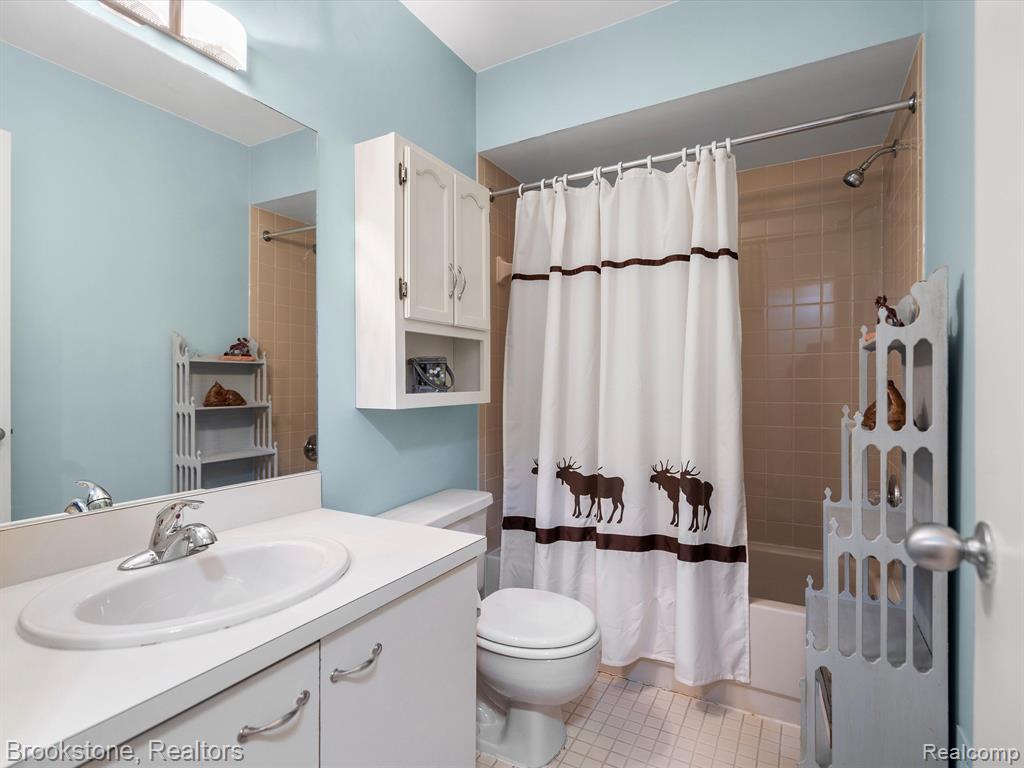 564 Victoria Court Rochester Hills, MI 48307 - Photo 19 of 40