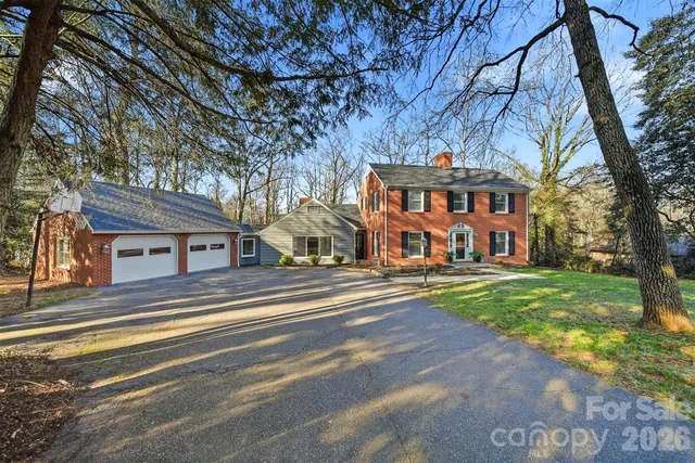 $549,000 | 4041 4th St Court Northwest, Hickory, NC 28601