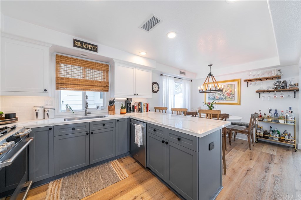 618 Iris Avenue, Unit B Corona del Mar, CA 92625 - Photo 6 of 53