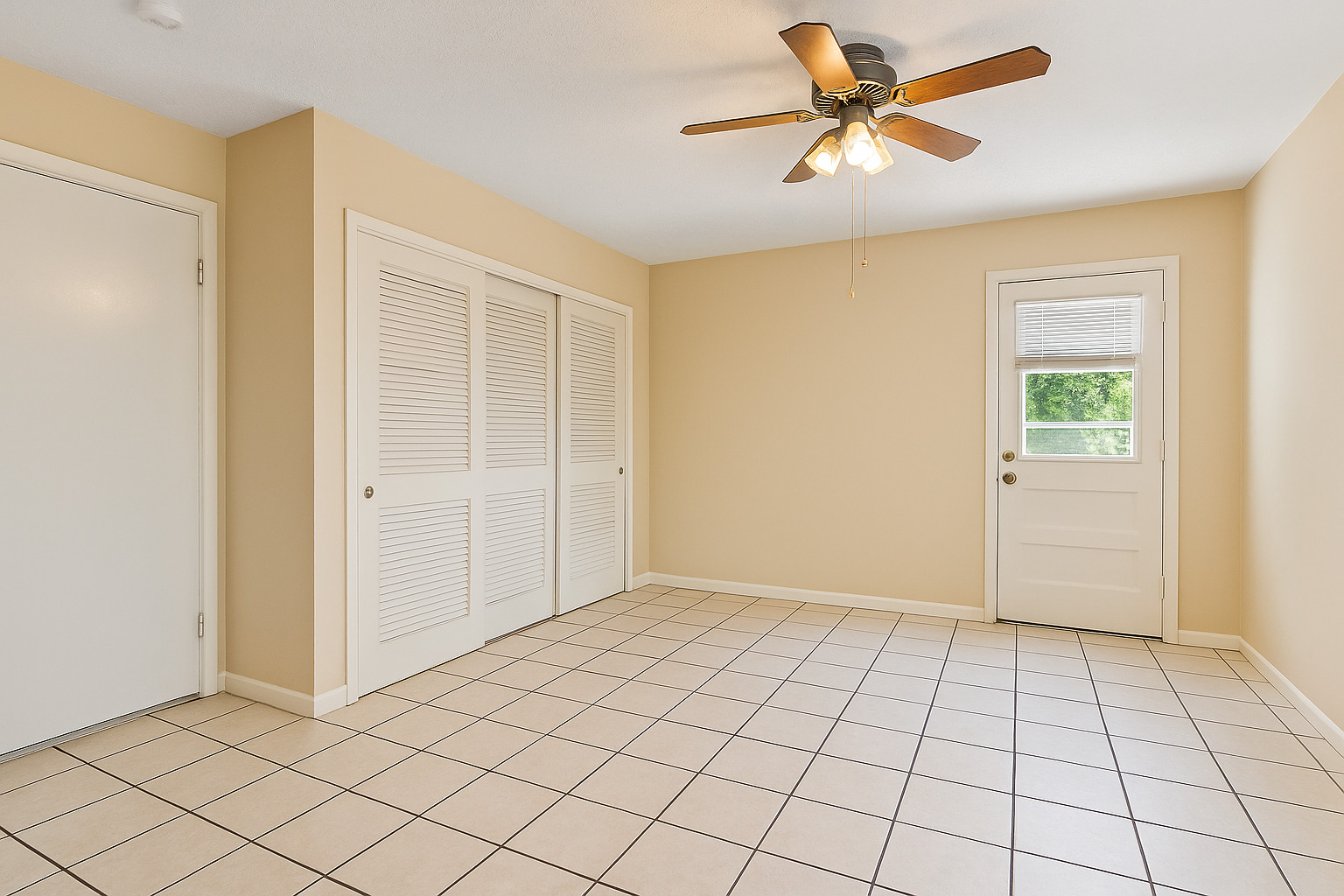 910 South Division Street Barrington, IL 60010 - Photo 16 of 44