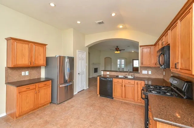 $2,200 | 25523 Lockspur Drive, Richmond, TX 77406