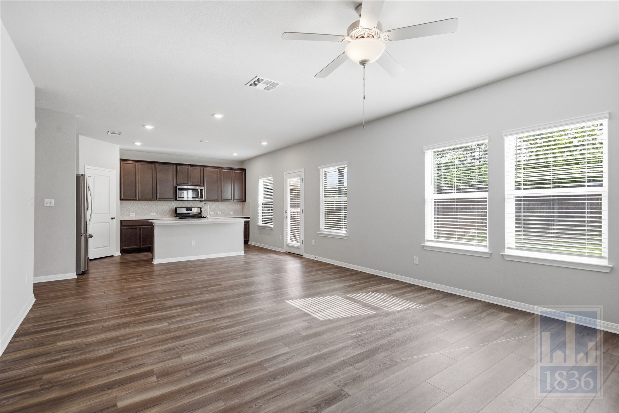 11513 Copperstone Avenue Austin, TX 78748 - Photo 5 of 32