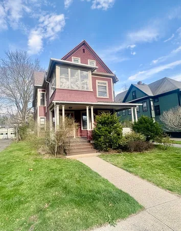 $2,200 | 65 Firglade Avenue, Unit 2, Springfield, MA 01108