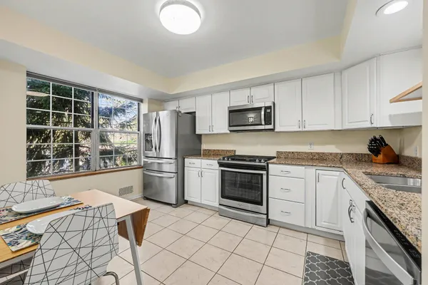 $340,000 | 220 Lyn Anne Court, Ann Arbor, MI 48103