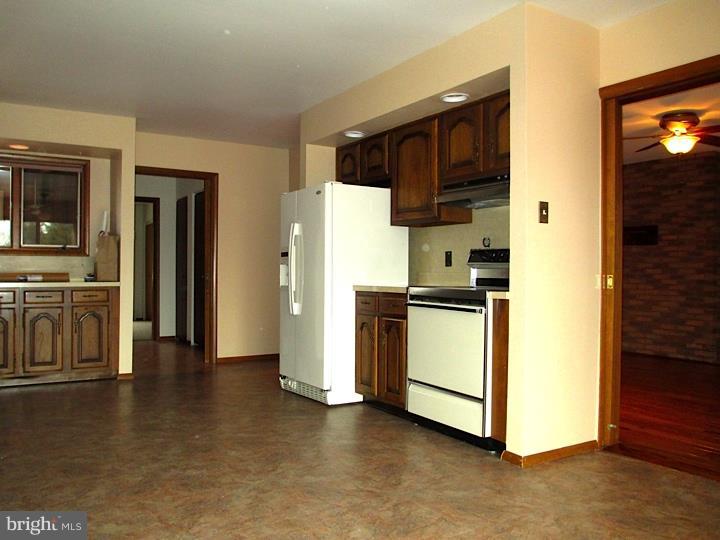 9 Linden Street Mickleton, NJ 08056 - Photo 7 of 22 Kitchen