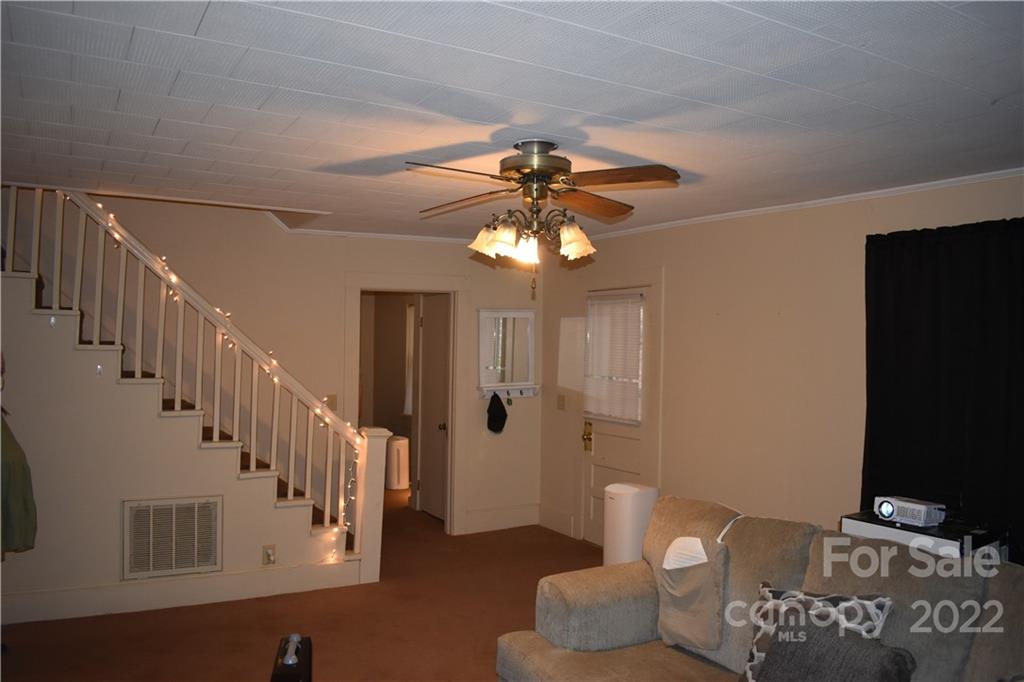 469 Valley Road Marion, NC 28752 - Photo 9 of 31 Gallery Image 9