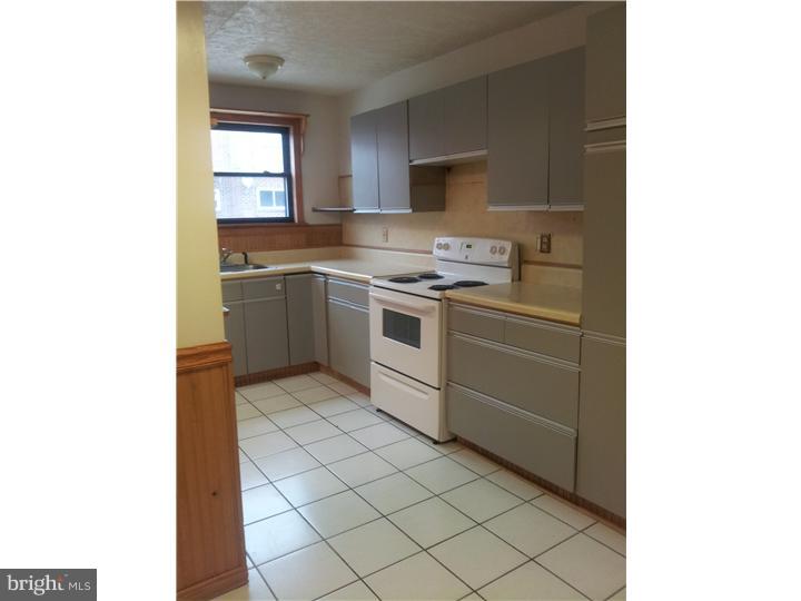 4515 Aberdale Road Philadelphia, PA 19136 - Photo 5 of 13 Kitchen