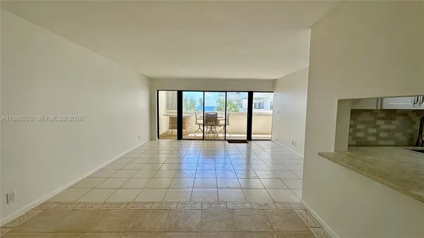 $3,200 | 330 Southeast 20th Avenue, Unit 303, Deerfield Beach, FL 33441