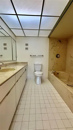 $3,200 | 330 Southeast 20th Avenue, Unit 303, Deerfield Beach, FL 33441