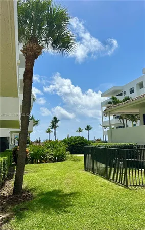 $3,200 | 330 Southeast 20th Avenue, Unit 303, Deerfield Beach, FL 33441