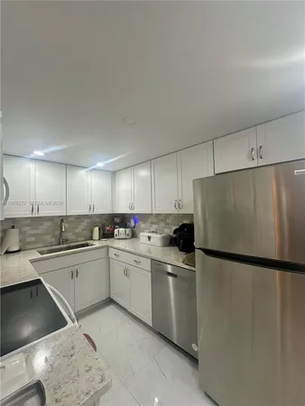 $3,200 | 330 Southeast 20th Avenue, Unit 303, Deerfield Beach, FL 33441