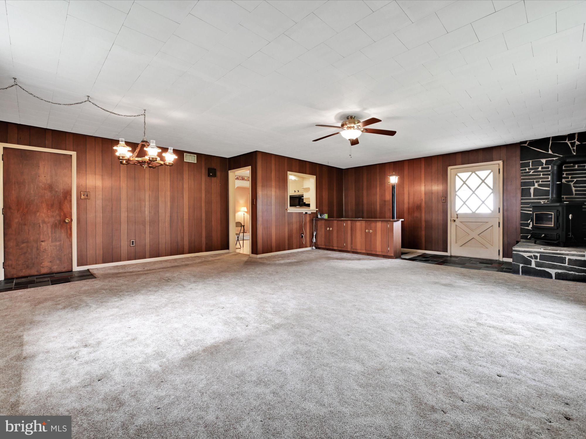 131 Oakview Road Lancaster, PA 17602 - Photo 11 of 26 V2