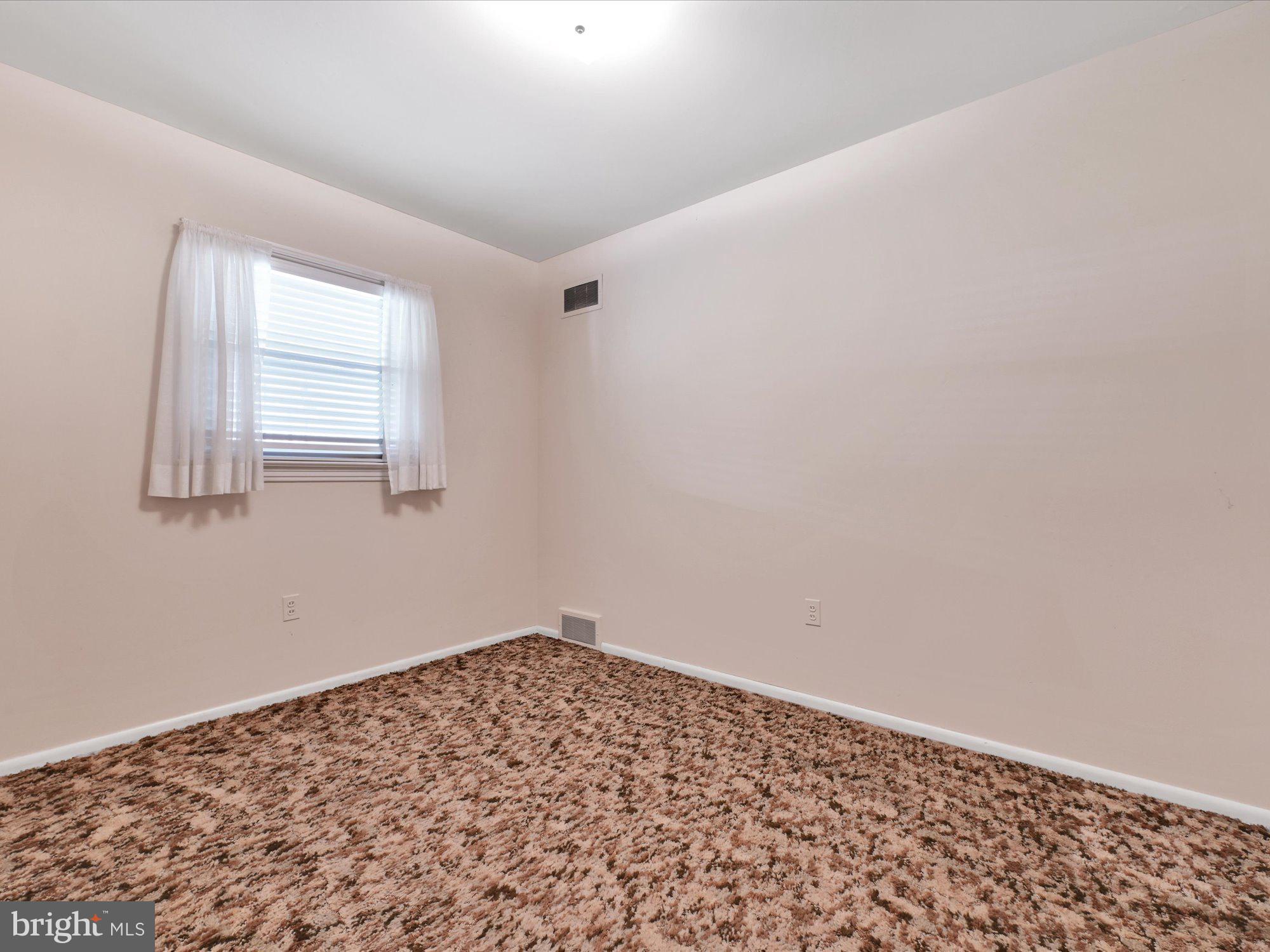 131 Oakview Road Lancaster, PA 17602 - Photo 17 of 26 Bedroom 3