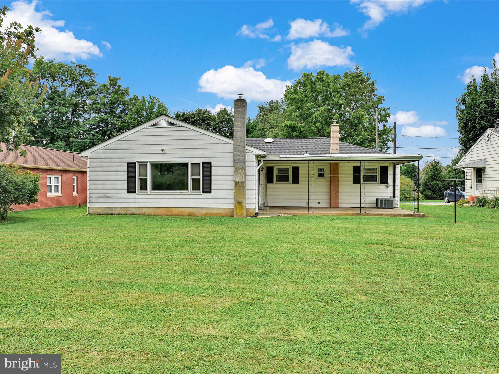 131 Oakview Road Lancaster, PA 17602 - Photo 23 of 26 Rear View