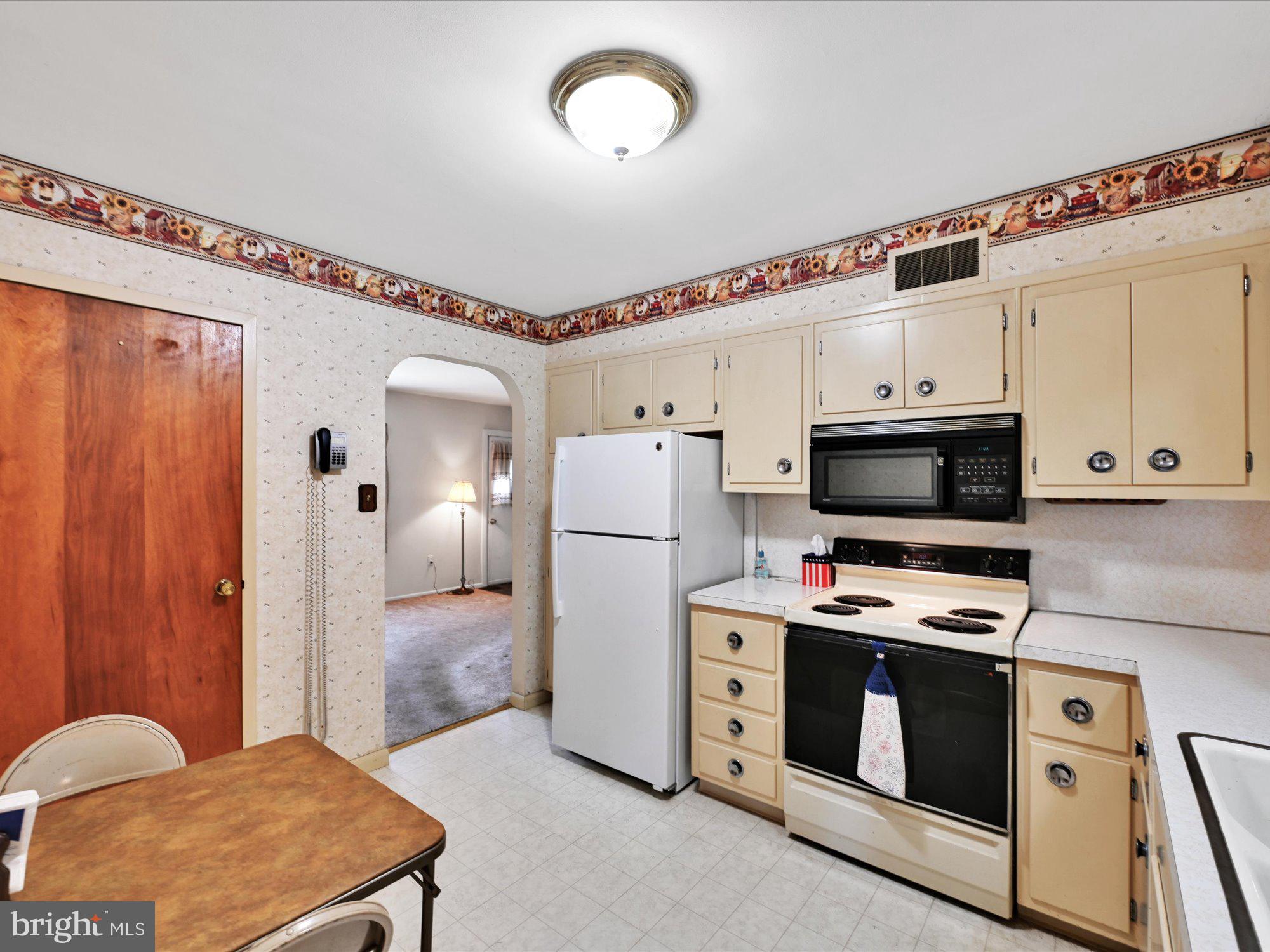 131 Oakview Road Lancaster, PA 17602 - Photo 8 of 26 V3