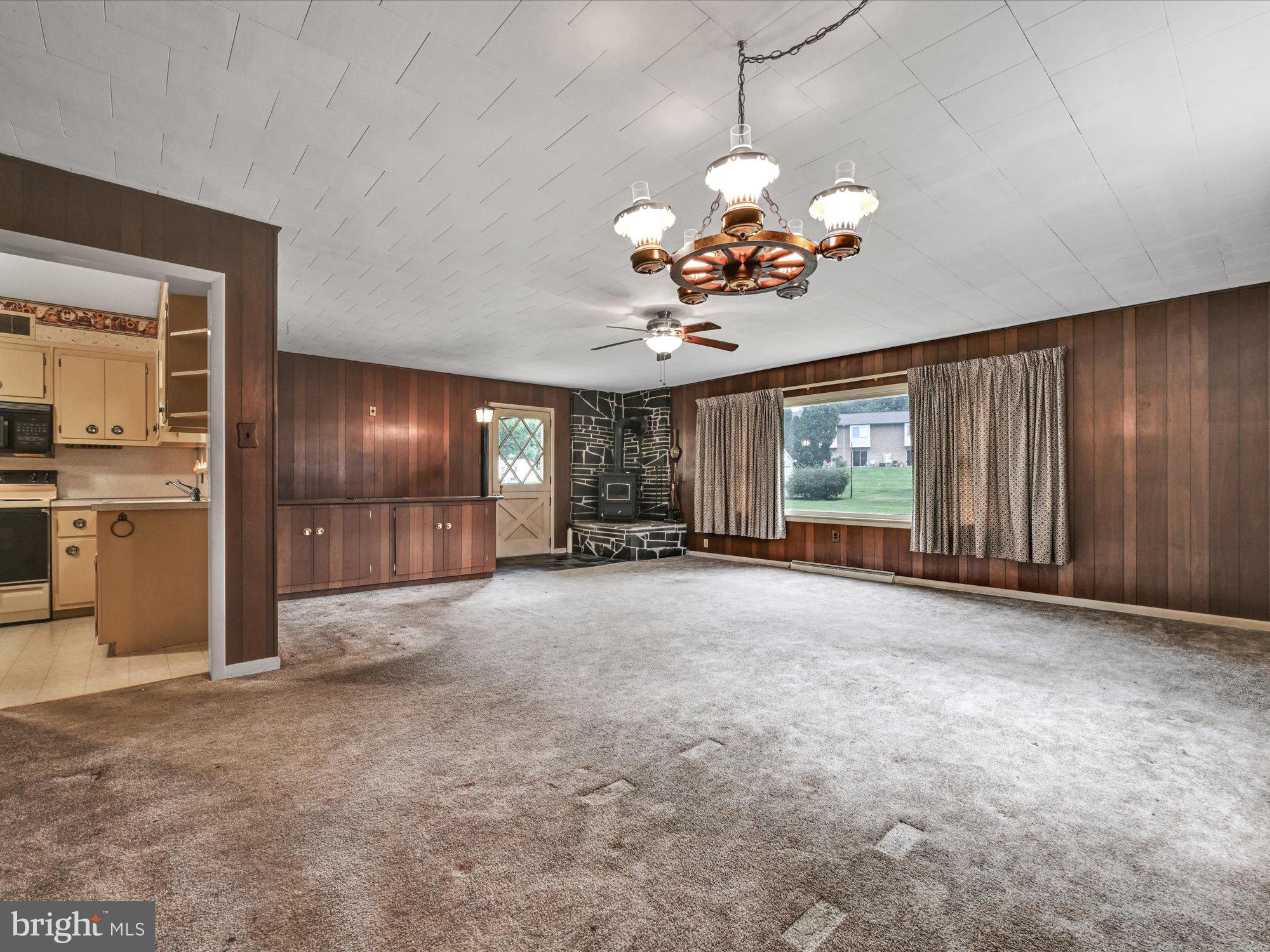 131 Oakview Road Lancaster, PA 17602 - Photo 10 of 26 Main Floor Family Room