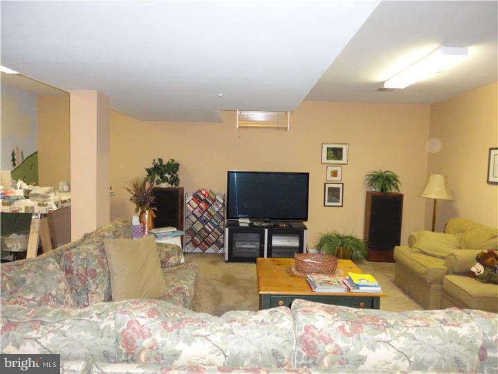 39 Valentine Road Ivyland, PA 18974 - Photo 14 of 25 Great Room