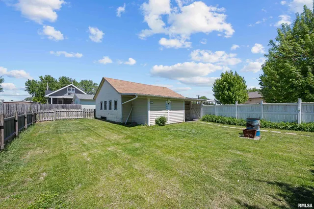 $189,900 | 126 South Genessee Street, Blue Grass, IA 52726