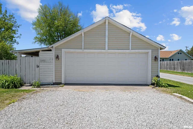 $189,900 | 126 South Genessee Street, Blue Grass, IA 52726