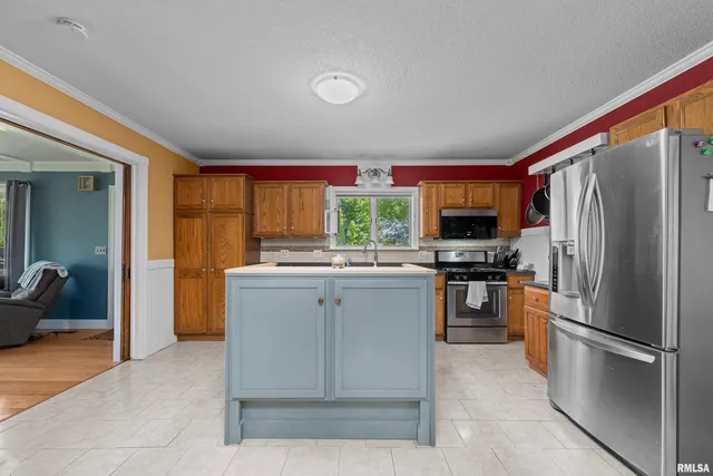 $189,900 | 126 South Genessee Street, Blue Grass, IA 52726