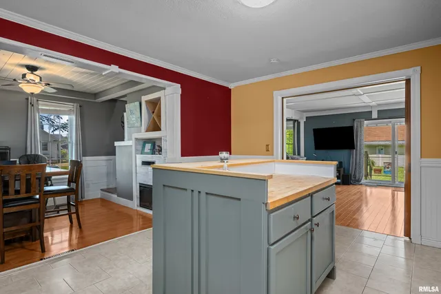 $189,900 | 126 South Genessee Street, Blue Grass, IA 52726