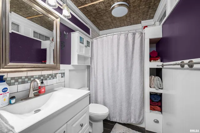 $189,900 | 126 South Genessee Street, Blue Grass, IA 52726