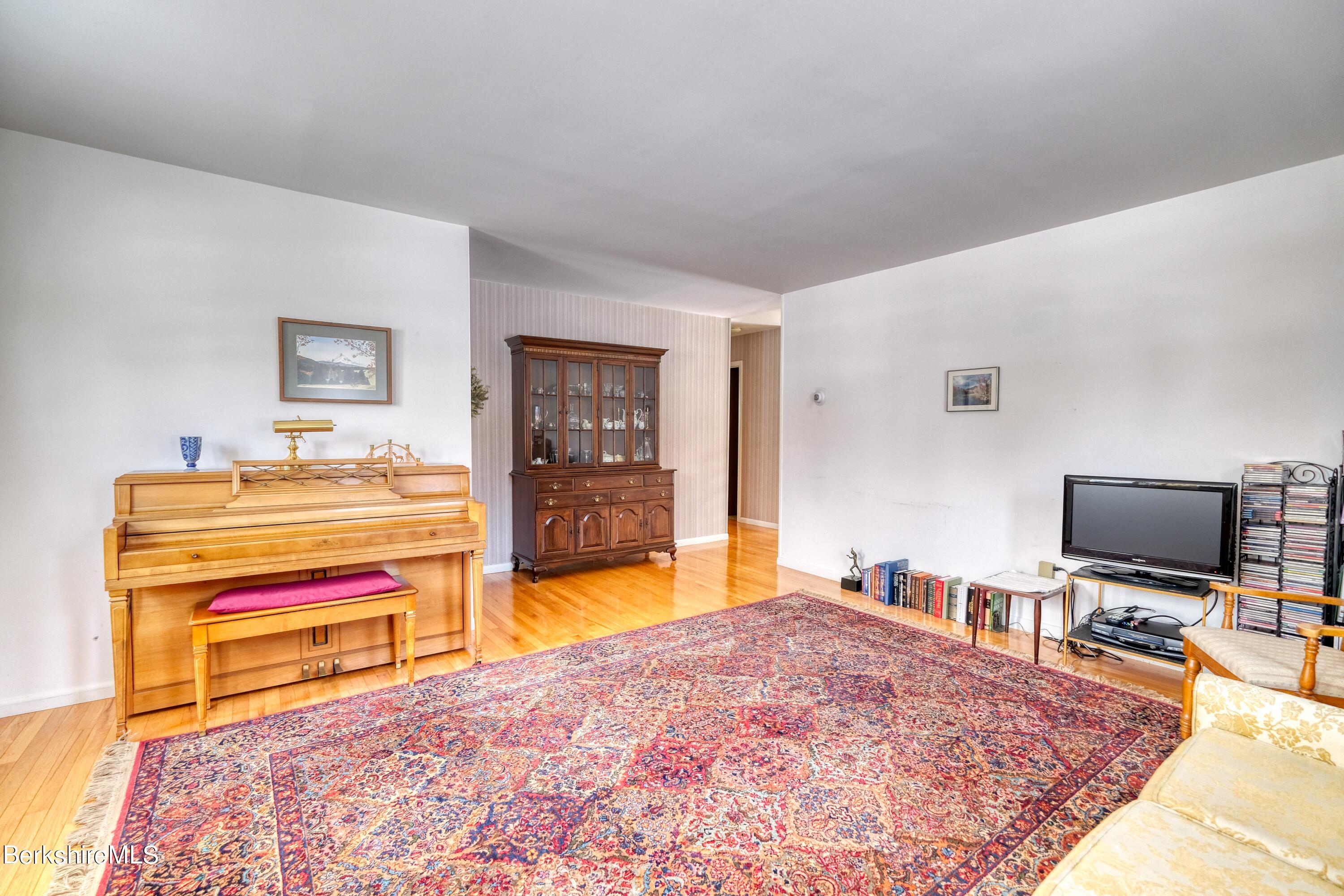 53 Cobbleview Road Williamstown, MA 01267 - Photo 6 of 21 Living Room