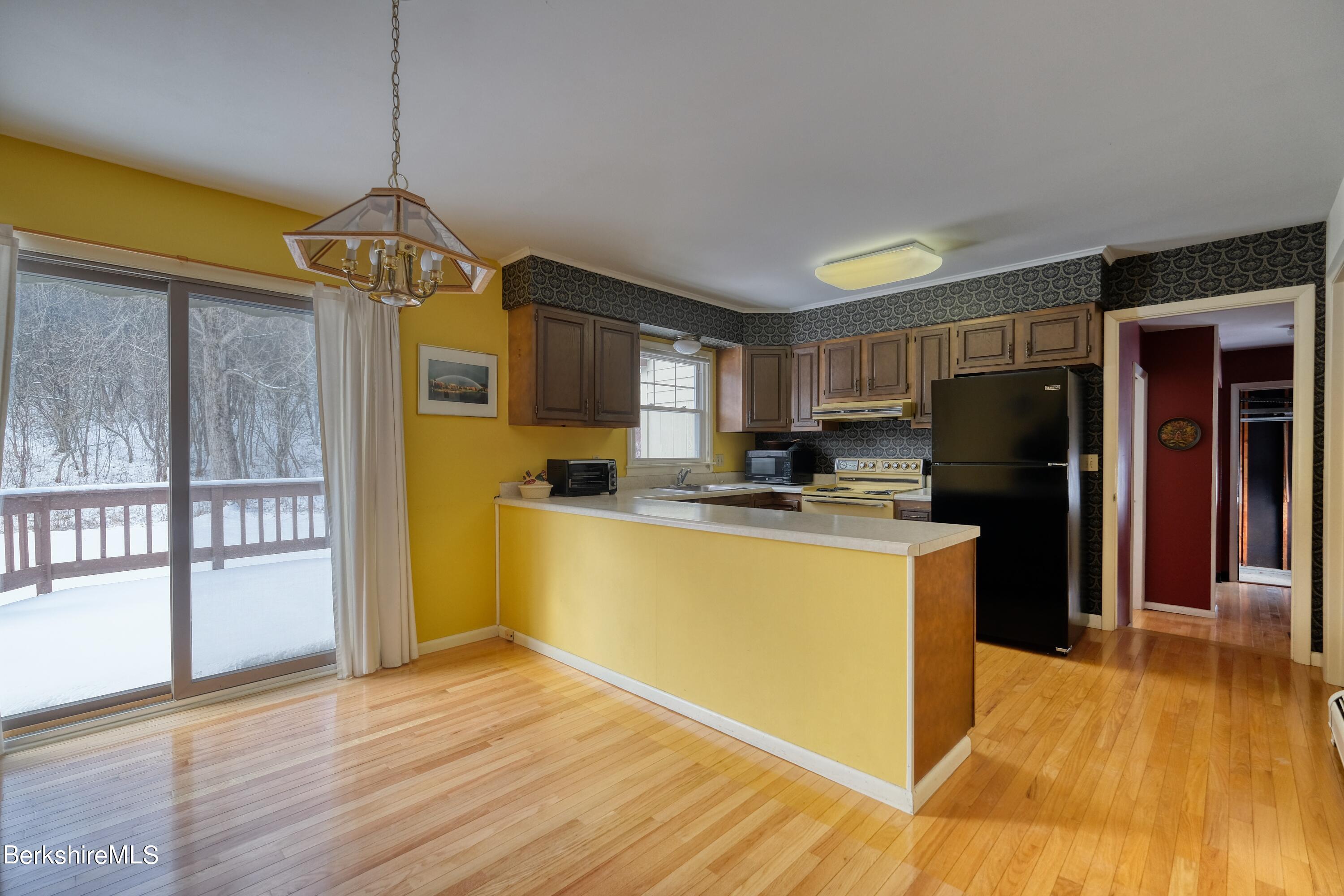 53 Cobbleview Road Williamstown, MA 01267 - Photo 7 of 21 Eat In Kitchen