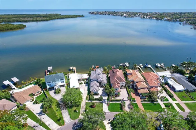 $3,950,000 | 6627 Bayou Grande Boulevard Northeast, St. Petersburg, FL 33702