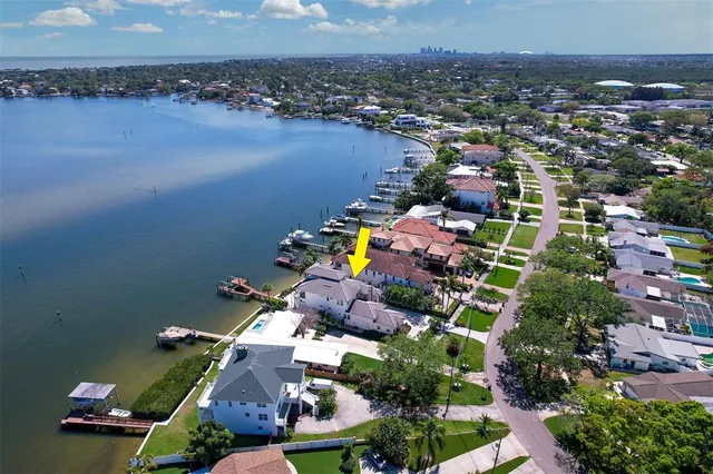 $3,950,000 | 6627 Bayou Grande Boulevard Northeast, St. Petersburg, FL 33702
