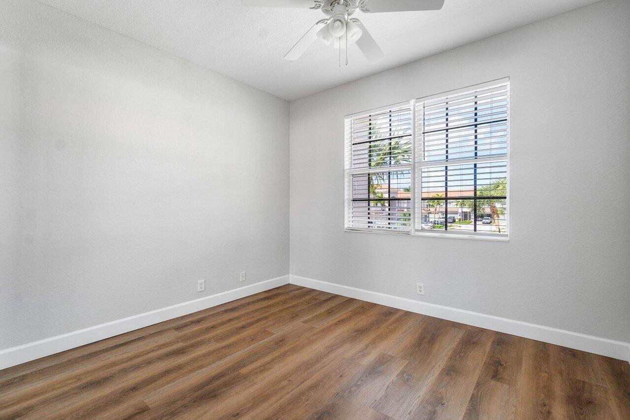 66 Lancaster Road Boynton Beach, FL 33426 - Photo 17 of 39 018-66LancasterRoad-BoyntonBeach-FL-3342