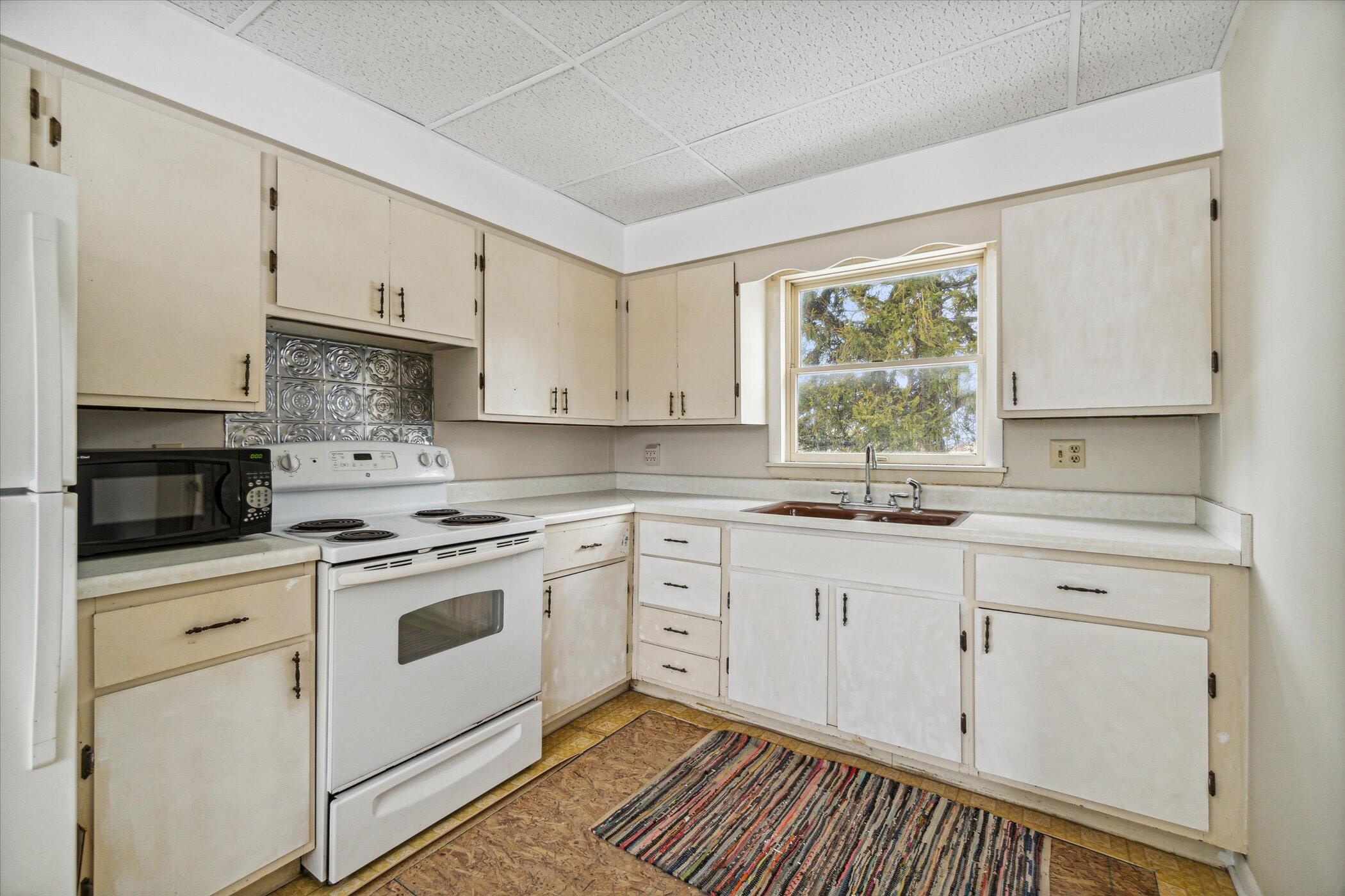 3919 Litle Road Concord, MI 49237 - Photo 11 of 38 09-3919-Litle-Rd-Concord-MI-49237-Window