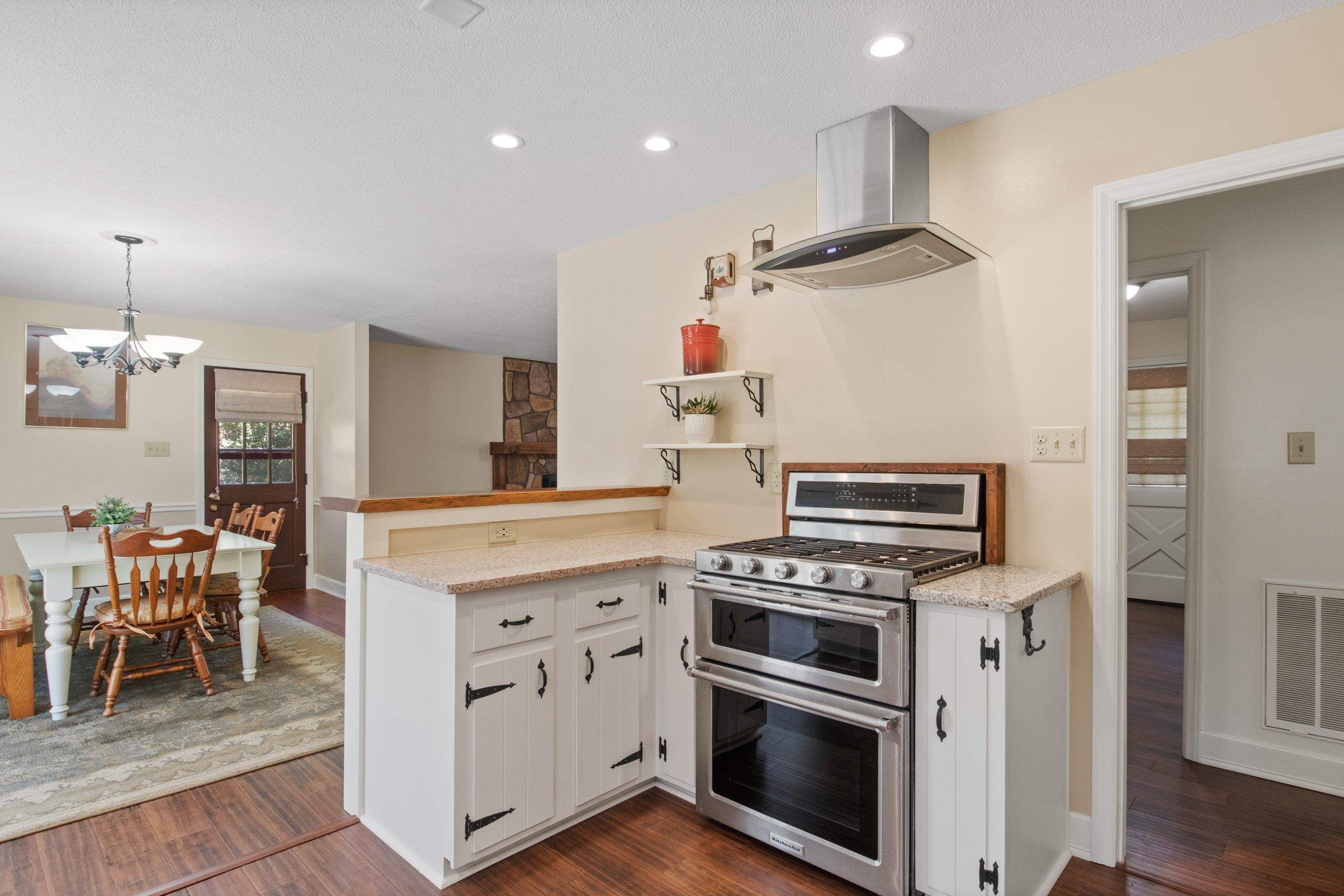 816 Nuttree Place Raleigh, NC 27606 - Photo 6 of 44 Photo 6