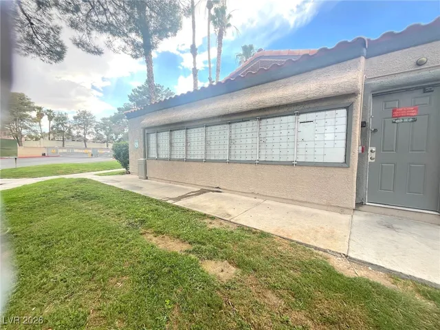 $1,050 | 221 Mission Newport Lane, Unit 101, Las Vegas, NV 89107