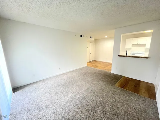 $1,050 | 221 Mission Newport Lane, Unit 101, Las Vegas, NV 89107