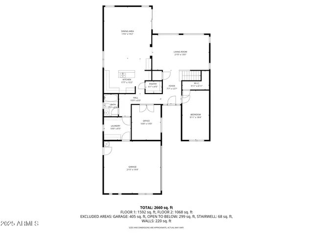 a view of a house with backyard