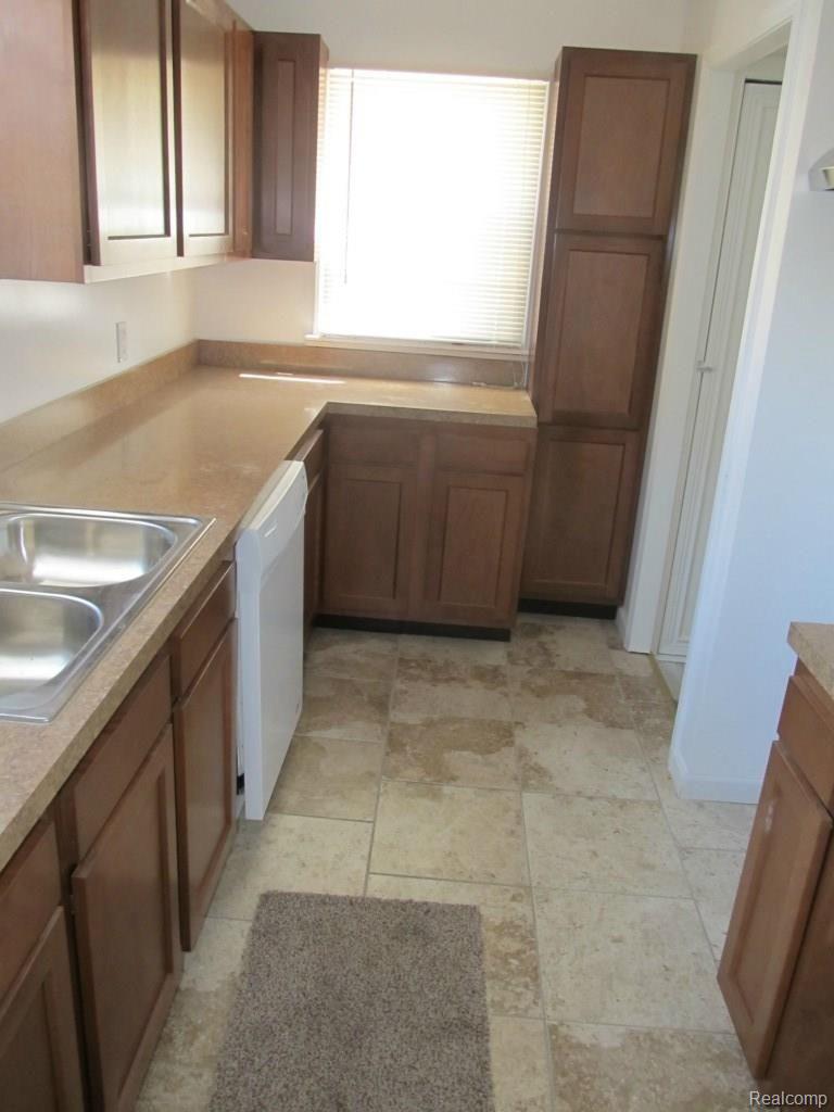 3111 Williams Street Inkster, MI 48141 - Photo 7 of 35 IMG_5672.jpg