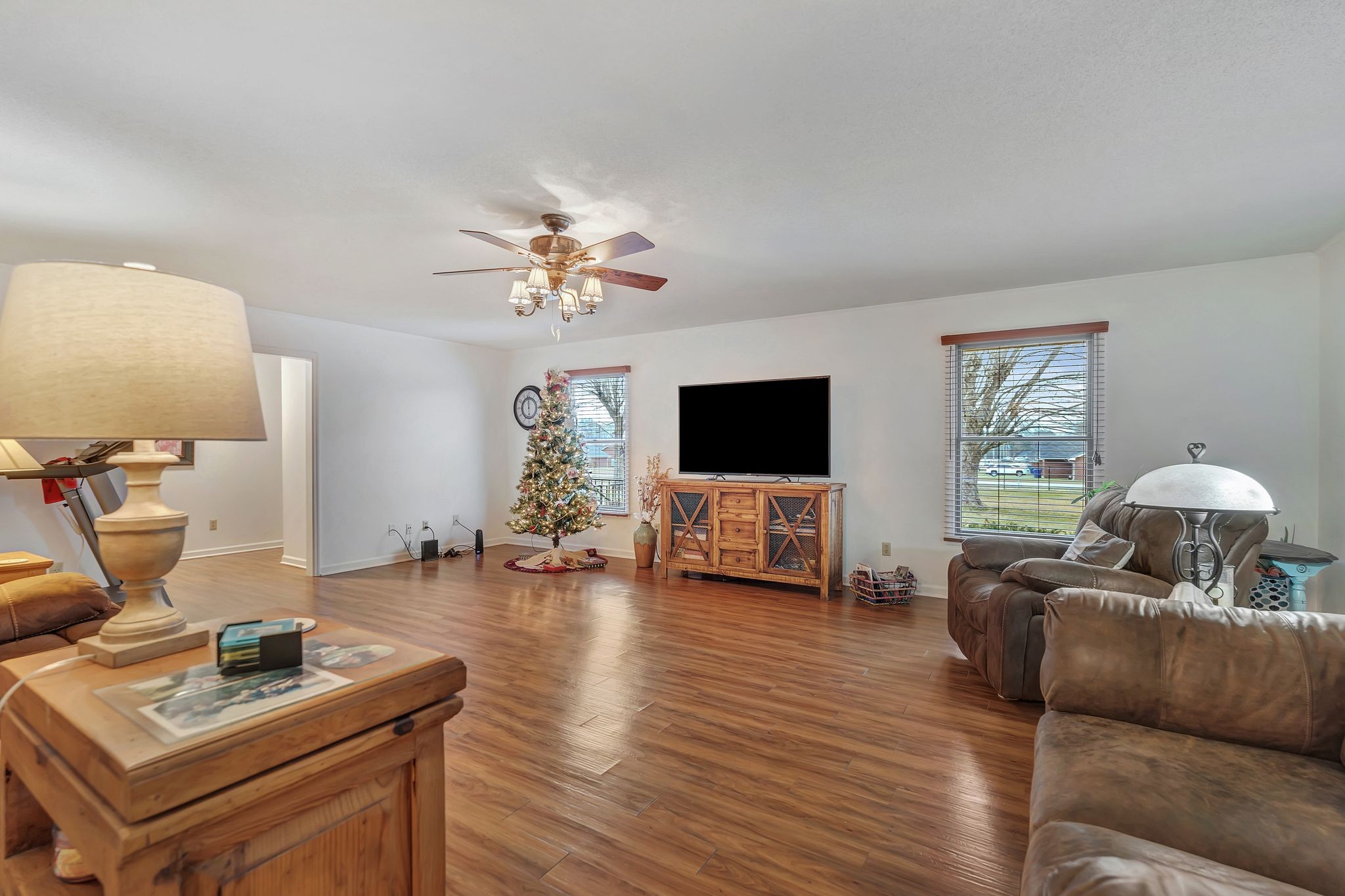 1210 Hills Chapel Road Manchester, TN 37355 - Photo 9 of 33 a living room with furniture and a flat screen tv