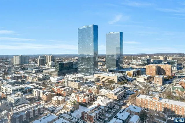 $498,888 | 100 Old Palisade Road, Unit 3912, Fort Lee, NJ 07024