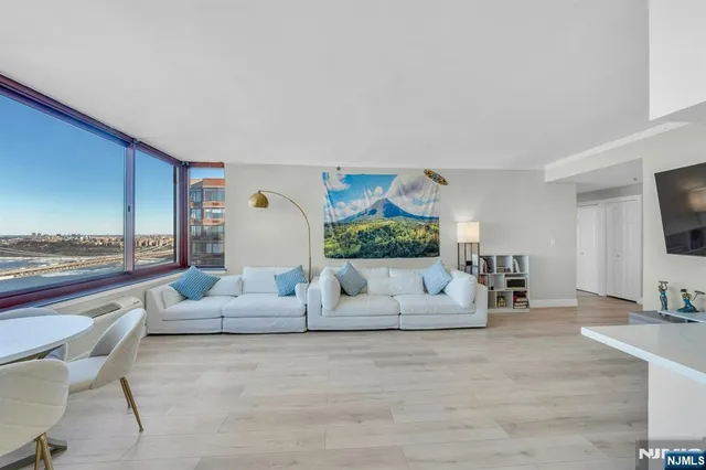 $498,888 | 100 Old Palisade Road, Unit 3912, Fort Lee, NJ 07024