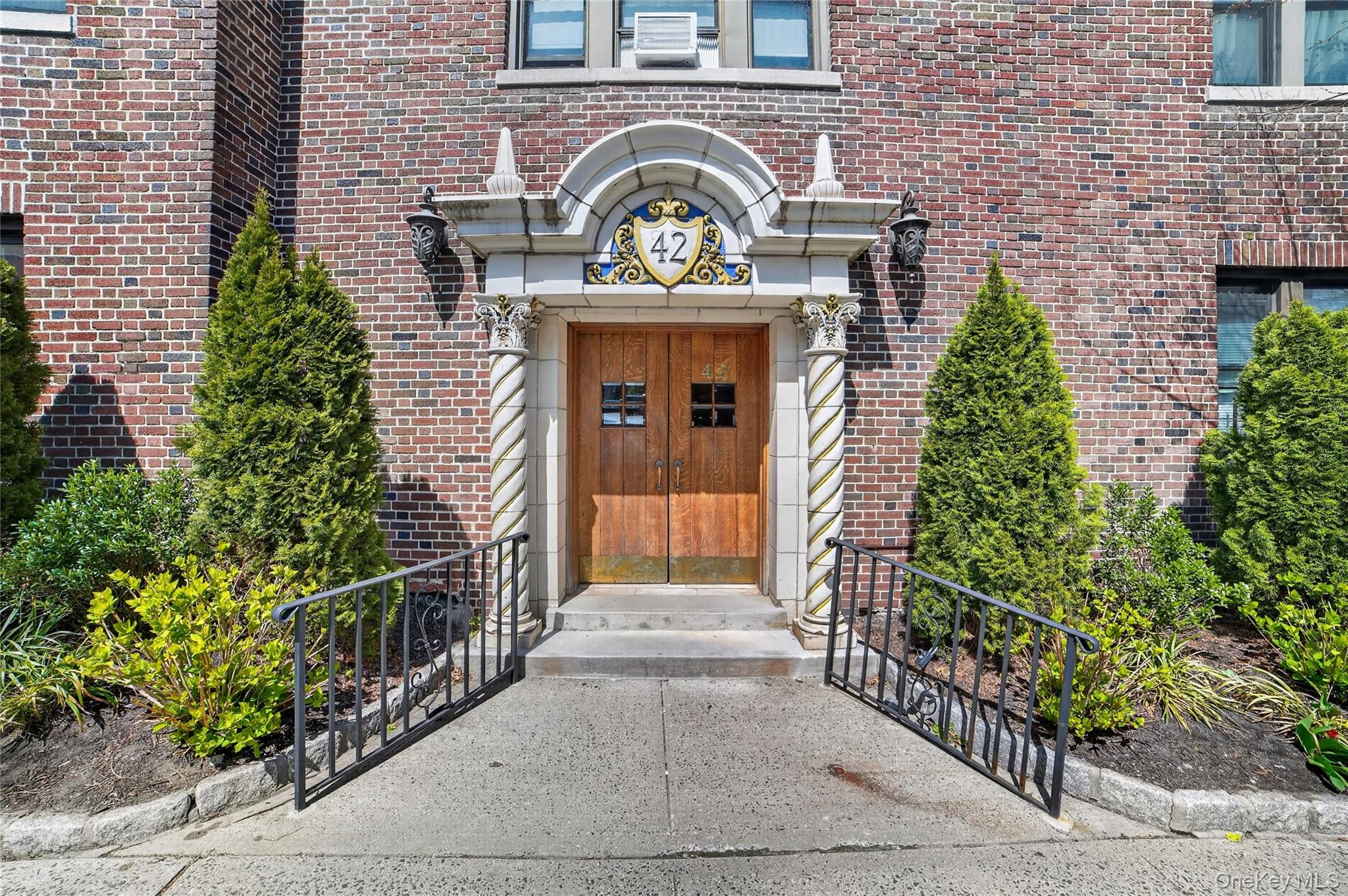42 Pondfield Road West, Unit 4F Bronxville, NY 10708 - Photo 2 of 30