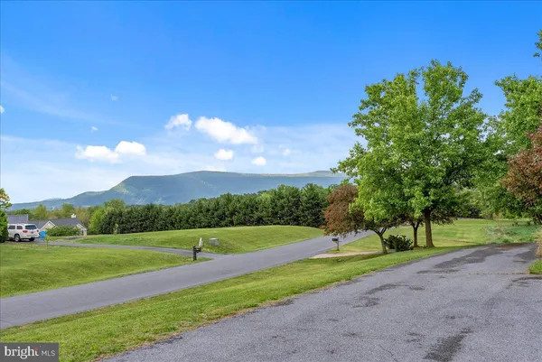 $725,000 | 30 Savannah Drive, Strasburg, VA 22657