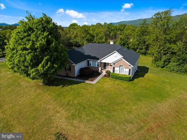 $725,000 | 30 Savannah Drive, Strasburg, VA 22657